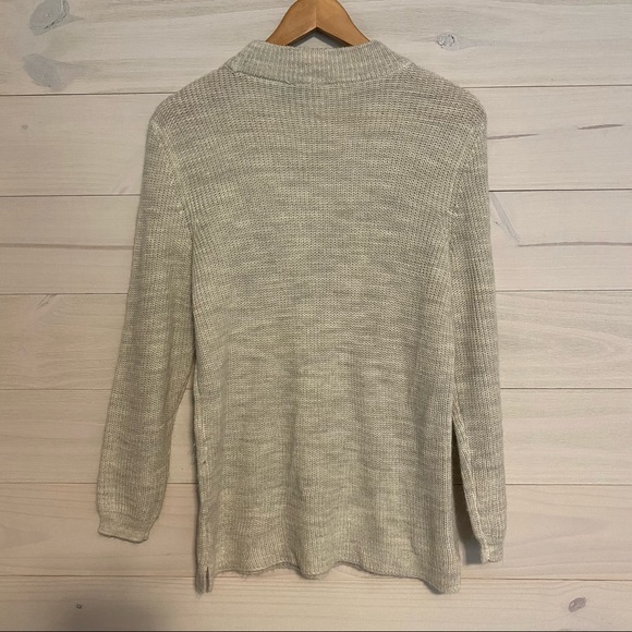 CHRISTOPHER & BANKS long sleeve sweater with grey flowers sz M - Picture 6 of 6